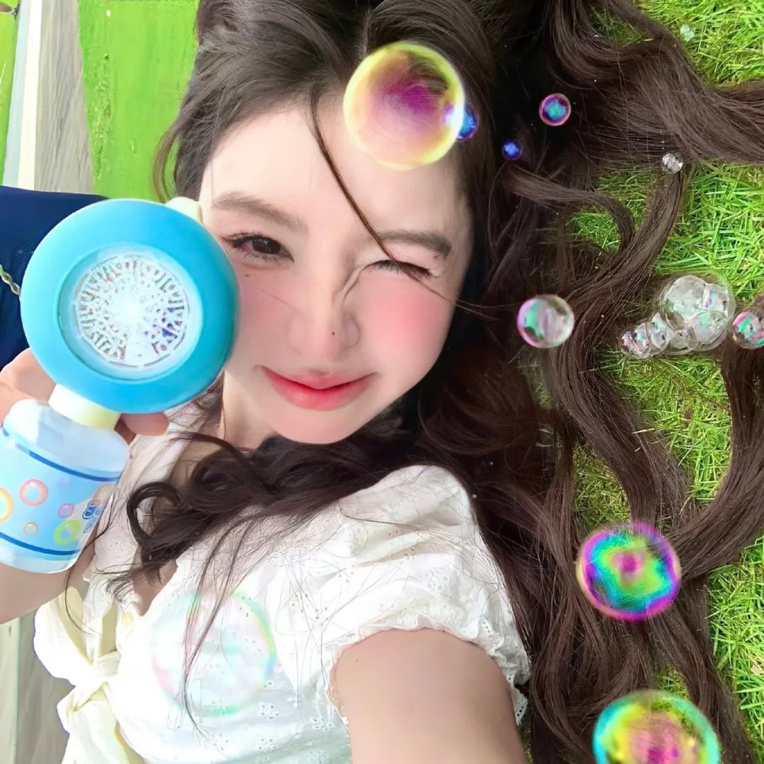 记忆中的玛妮 封面